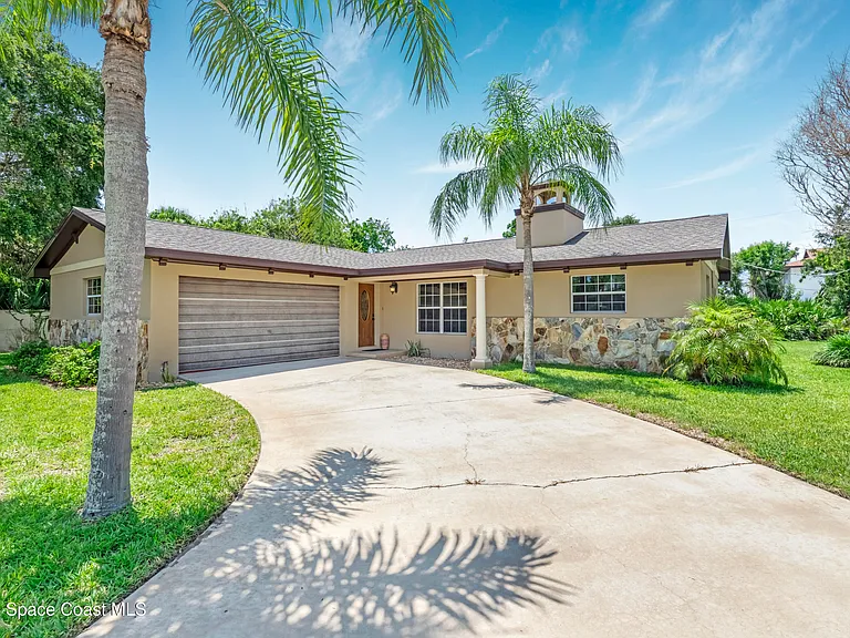 317 Surf Dr — Photo 5
