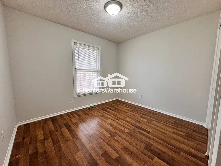 830 Hartford Ave — Photo 13