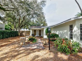 838 Royal Palm Pl, Vero Beach, FL 32960