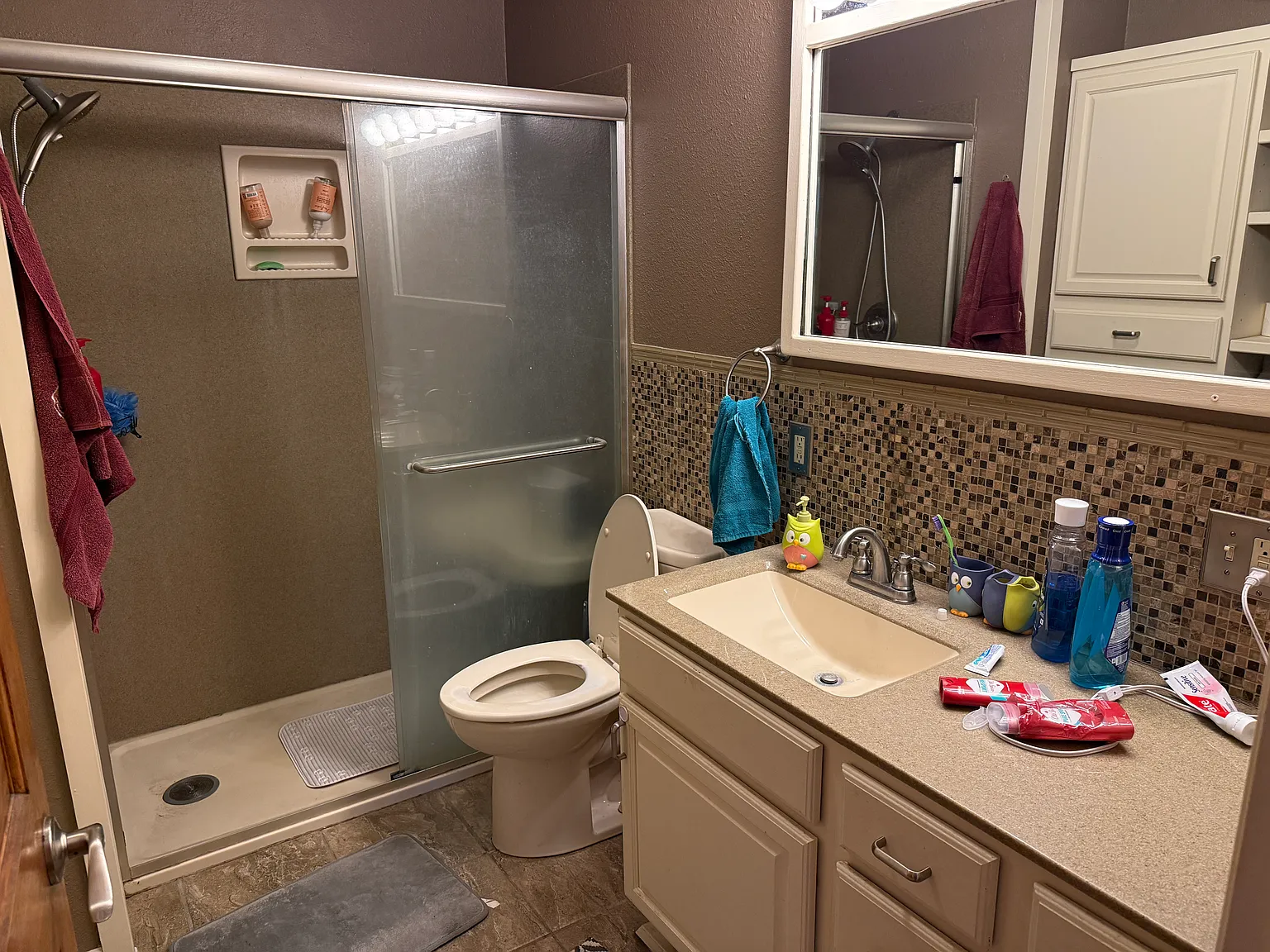 4 bed, 2106 sqft, $1,100 — Photo 4