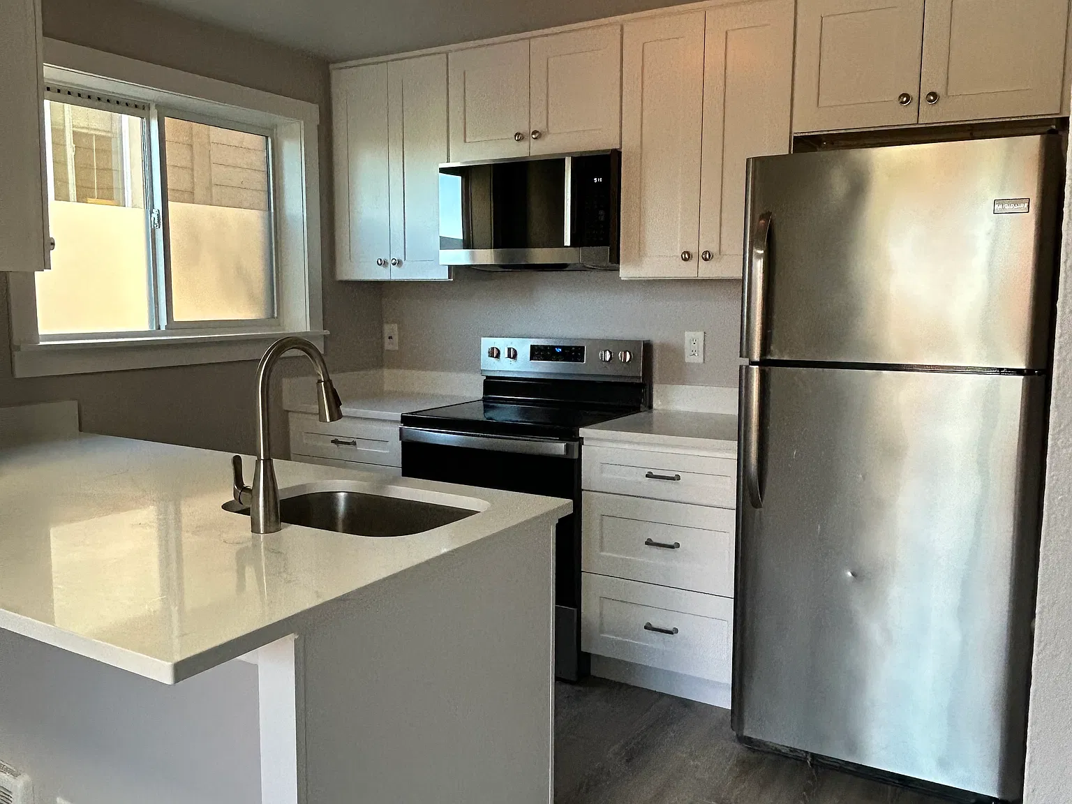 2 bed, 1006 sqft, $2,549 — Photo 1