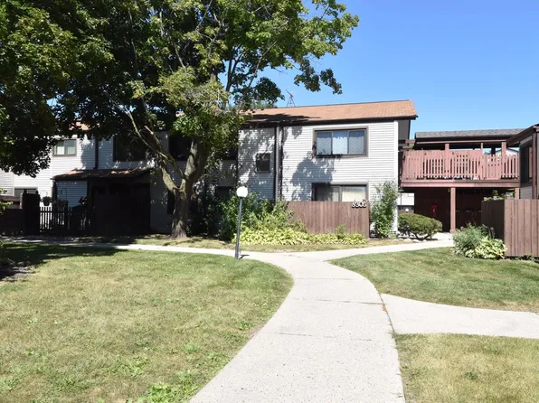 8305 North 107th STREET #E, Milwaukee, WI 53224