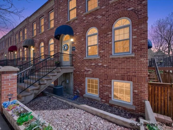 5410 Sunset Dr, Cheyenne, WY 82009