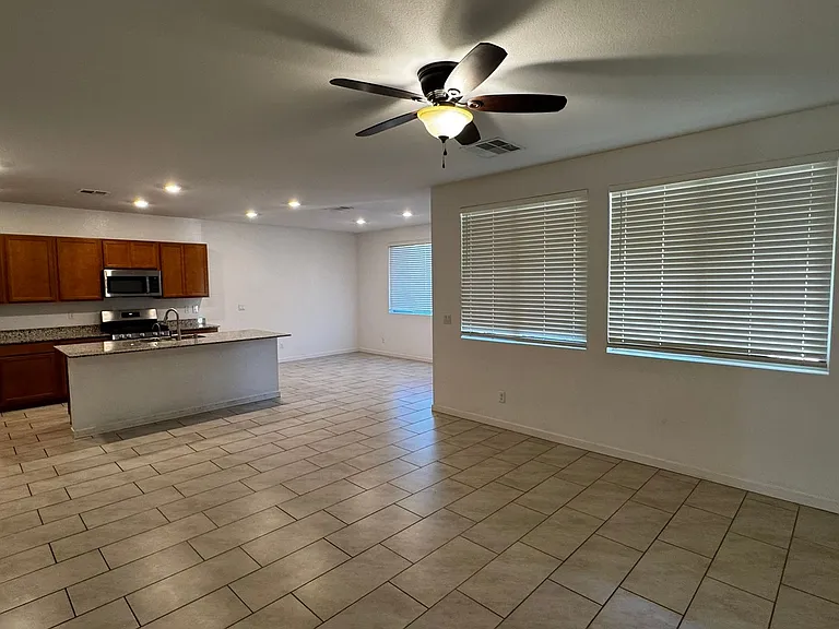 7080 Garnet Crest Ct — Photo 6
