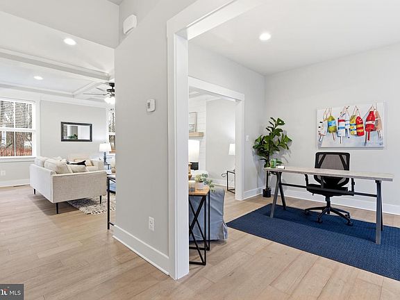 5th image of 2036 William Ave