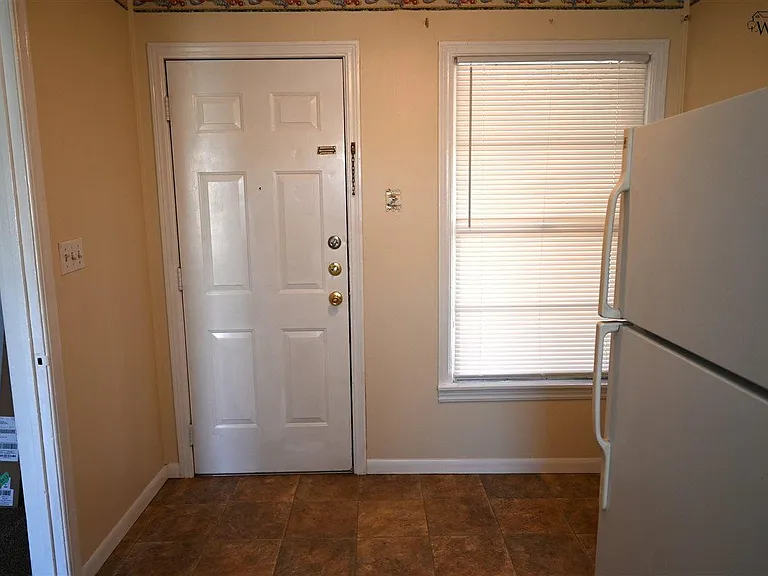 4326 Rhea Rd — Photo 9