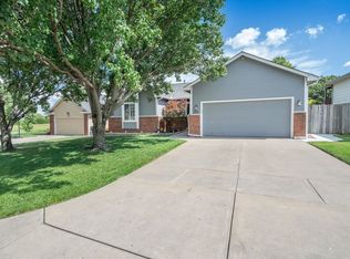 7413 E Brookview Cir, Wichita, KS 67226