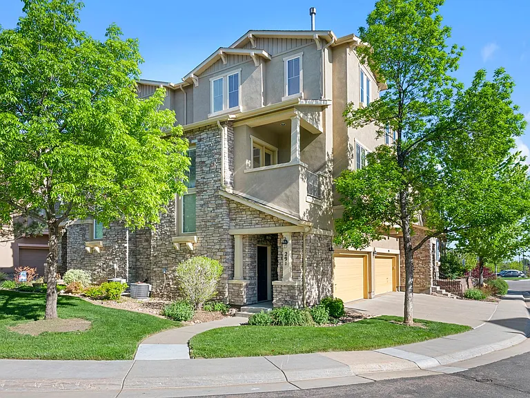 10573 Parkington Ln — Photo 1