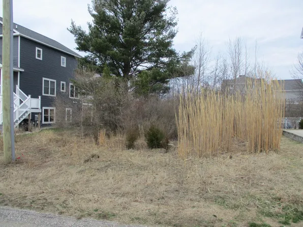 7237 Lakeview Ave, South Haven, MI 49090