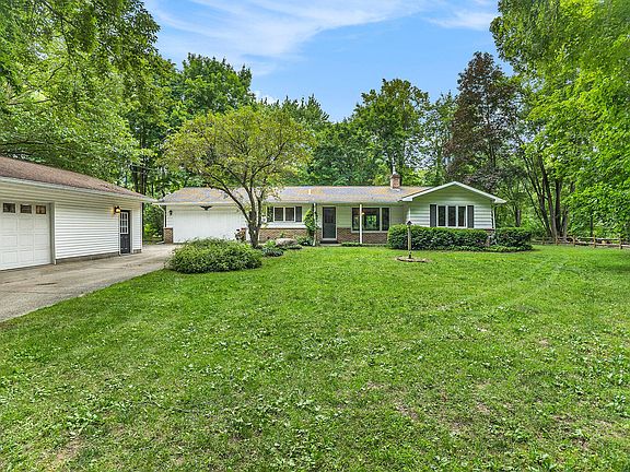 5th image of 3934 Riverview Dr S
