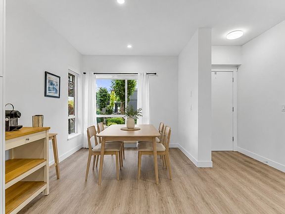 4th image of 609 Sydney Ave #113