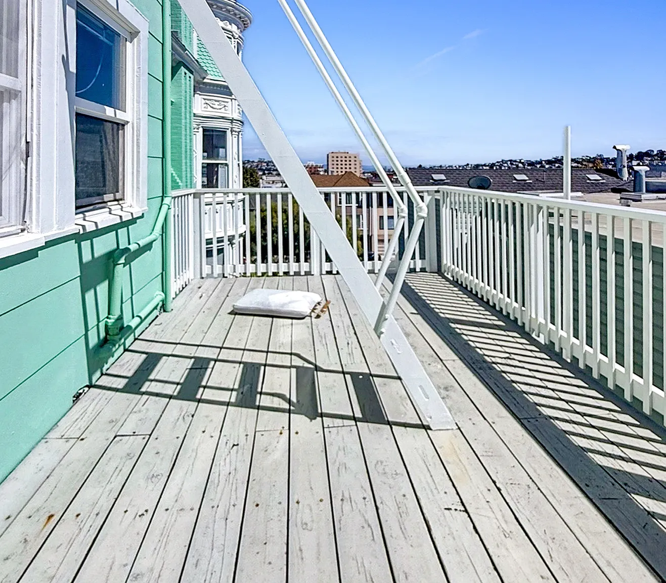 1286 Guerrero St — Photo 3