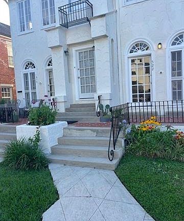 2nd image of 522 Lowerline St