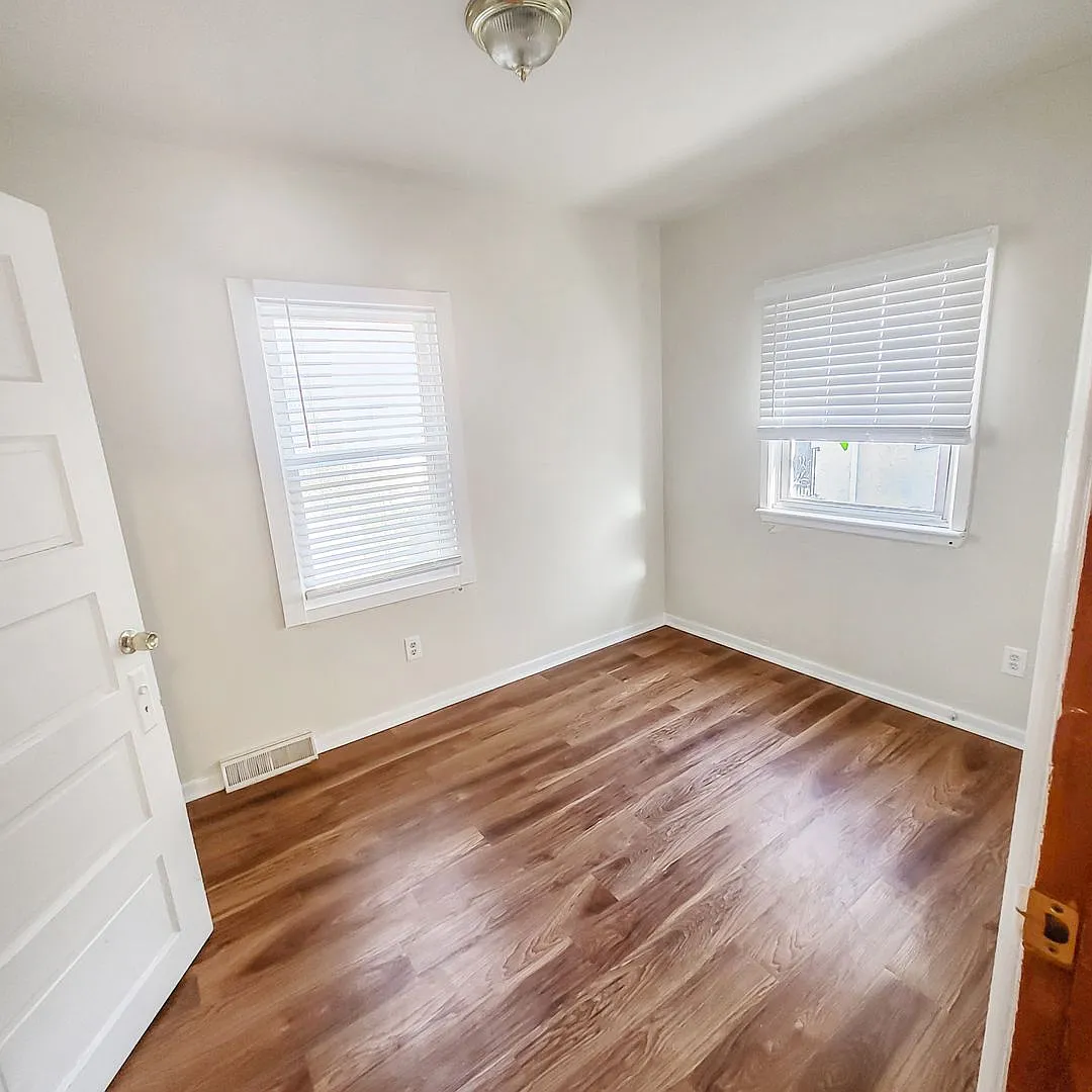 603 W 4th St — Photo 2