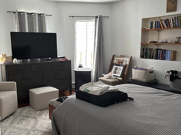 4th image of 231 Railroad Ave #231