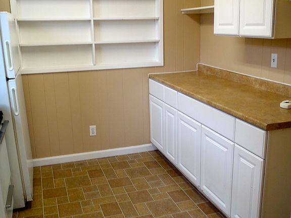 2nd image of 414 W Broadway St