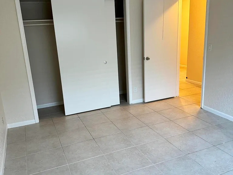 220 Croton Ave #210 — Photo 8