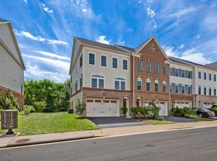 42613 Offenham Ter, Chantilly, VA 20152