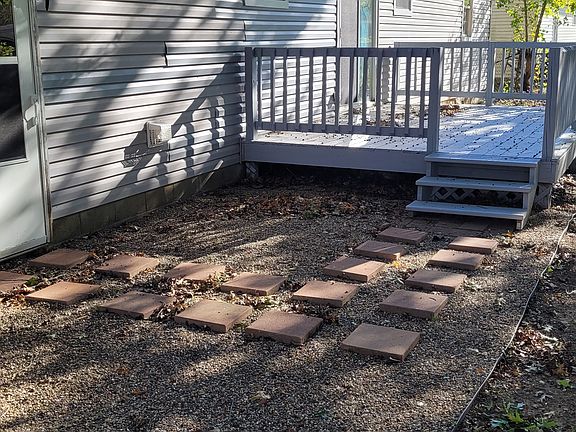 3rd image of 1174 E Poplar St