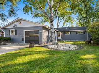 633 Seneca Dr, Aurora, IL 60506