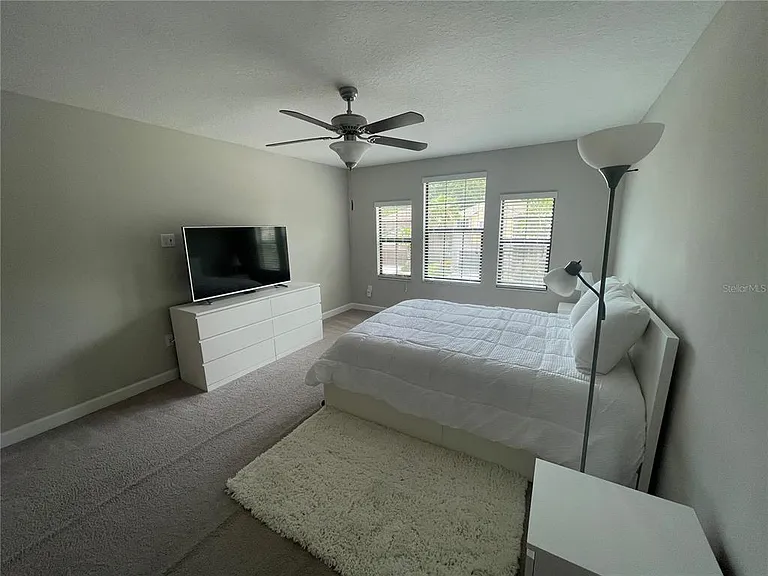1596 Ludington Ave — Photo 25