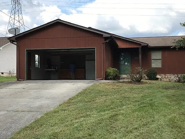 1708 Oxbow Ln