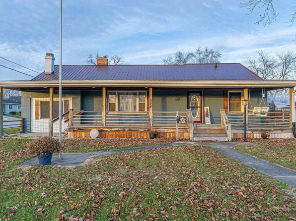 558 10th St, Lincoln, IL 62656