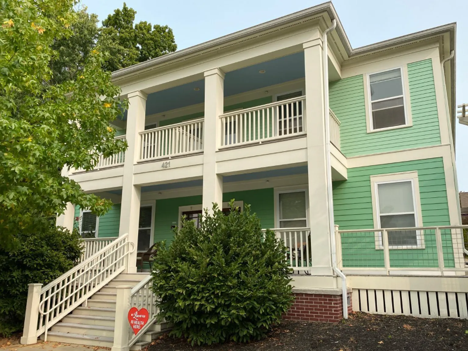 Modern & Spacious 2 Bed, 2 Bath *August 2025* — Photo 2