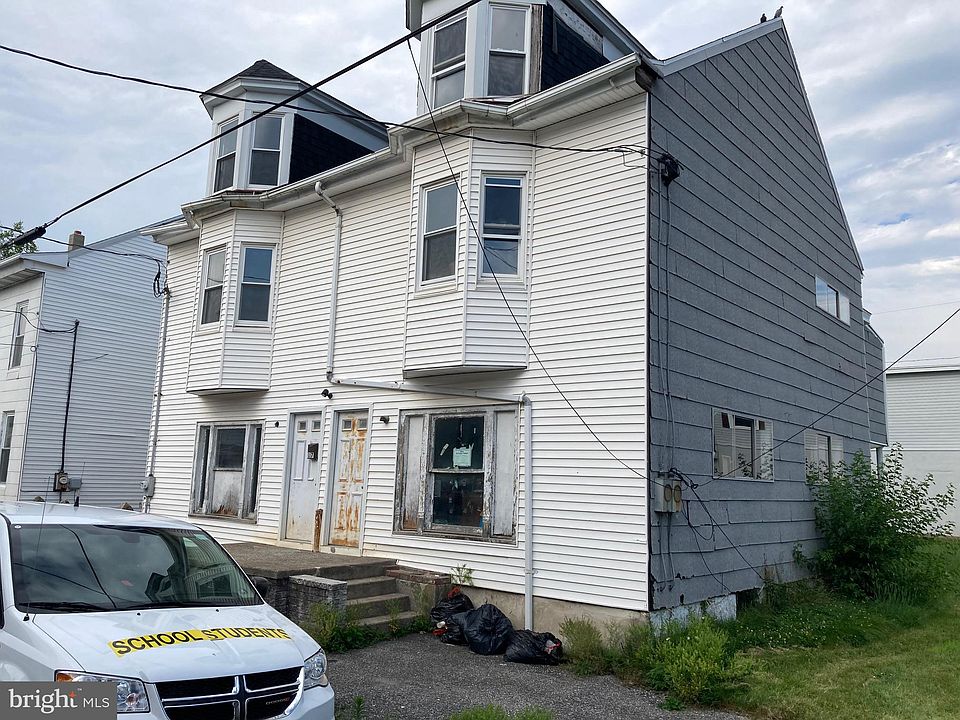 2nd image of 17-19 N Balliet St