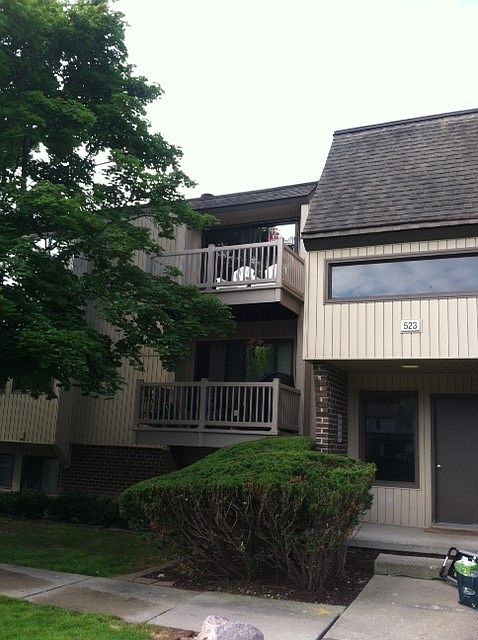 1st image of 523 Bainbridge Dr APT 43