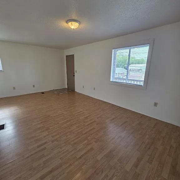 1305 S Plate St #H — Photo 6