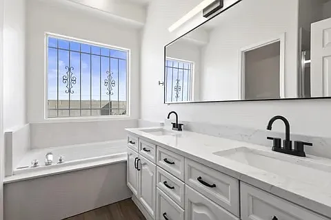8735 Palomar Ave NE — Photo 12