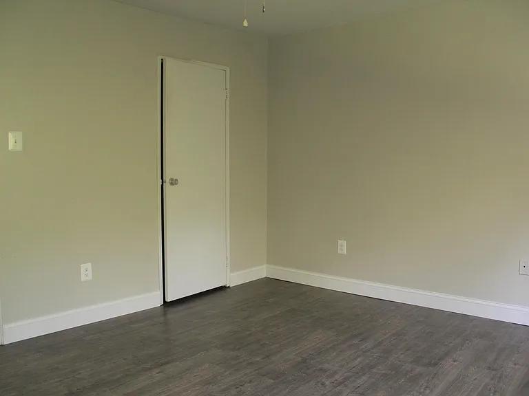 218 Centre Ave — Photo 28
