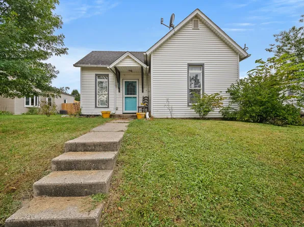 805 N Howard St, Indianola, IA 50125
