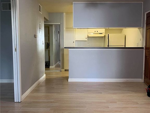 3rd image of 18645 Hatteras St Unit 179