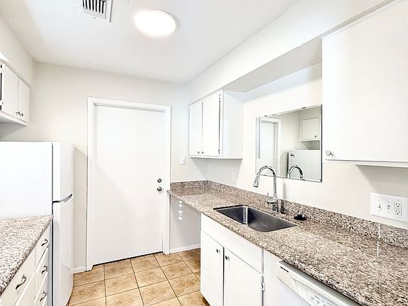 4th image of 1911 Bradshaw St #Bra11a