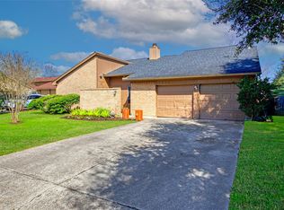 15818 Beechnut St, Houston, TX 77083