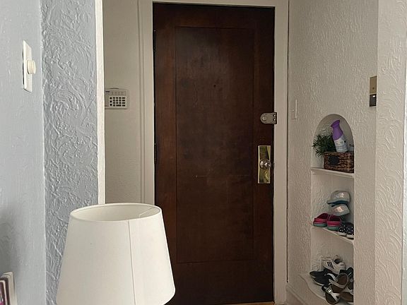 5th image of 1423 W Thome Ave #2