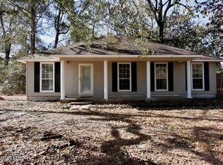 1901 Hemlock Dr, Gautier, MS 39553