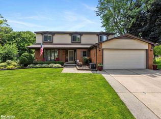 14170 Lakeshore Dr, Sterling Heights, MI 48313