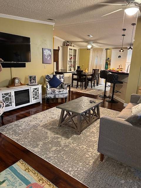 1st image of 479 Lake Cir #479