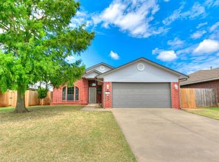 1929 Bluegrass Ct, Moore, OK 73160