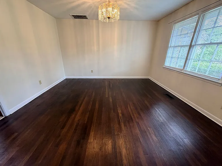 1002 W Alden Ave — Photo 25