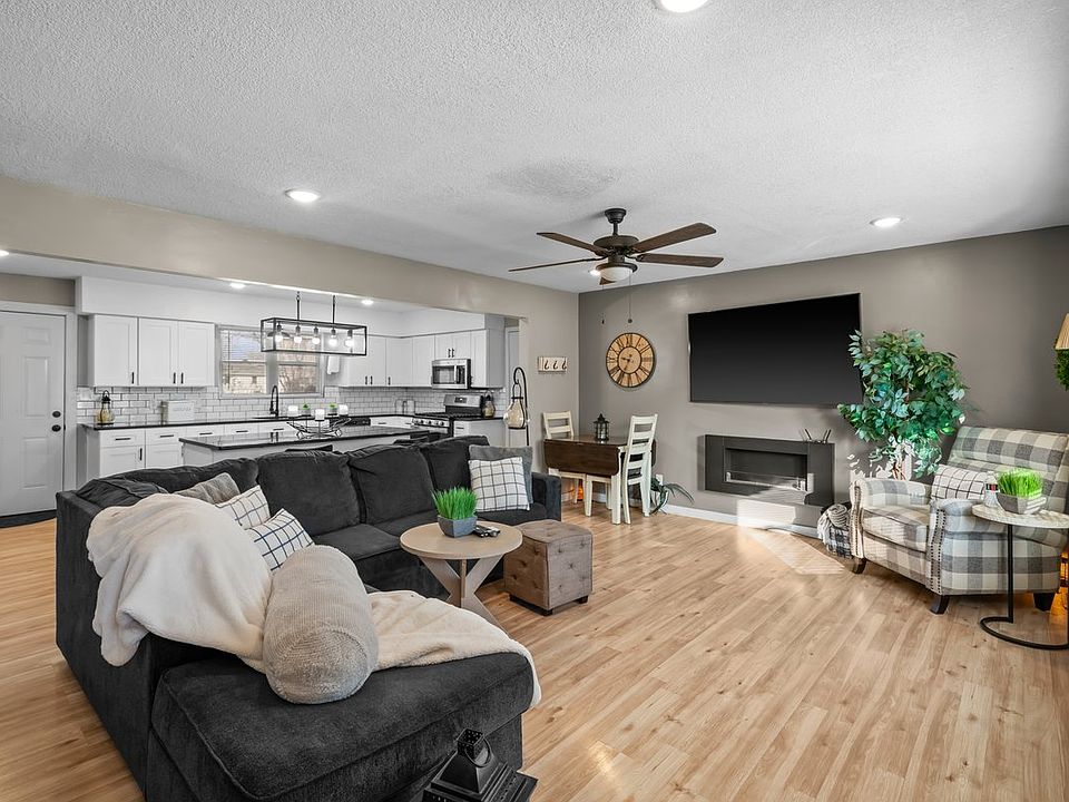 1st image of 408 Zay Dr