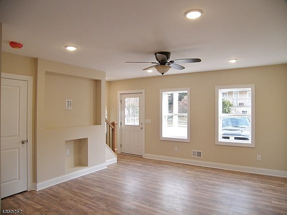 2nd image of 68 Woodside Ave
