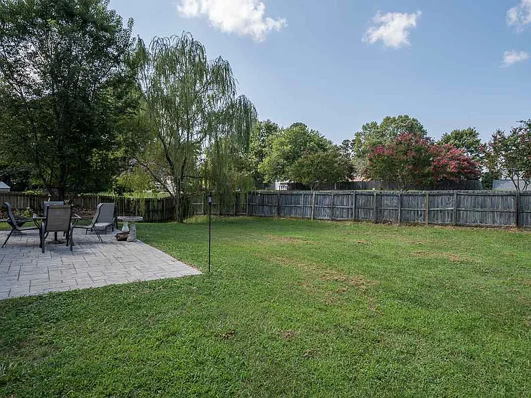 320 Hallwood Ct — Photo 30