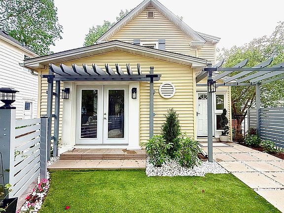 3rd image of 4408 Xerxes Ave S