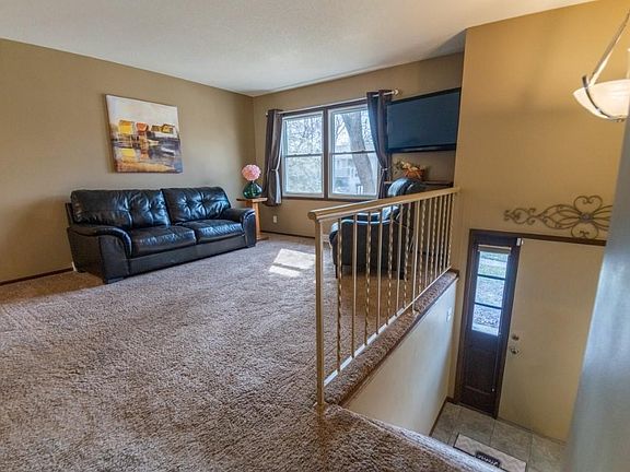 5th image of 4626 Aspen Ln NE