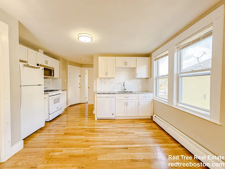 19 Town Hill St #2 — Photo 4