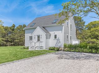 61 Dodgers Hole Rd, Edgartown, MA 02539